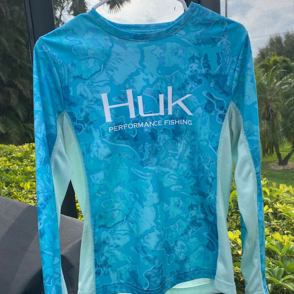 Women’s Huk Fishing Shirt